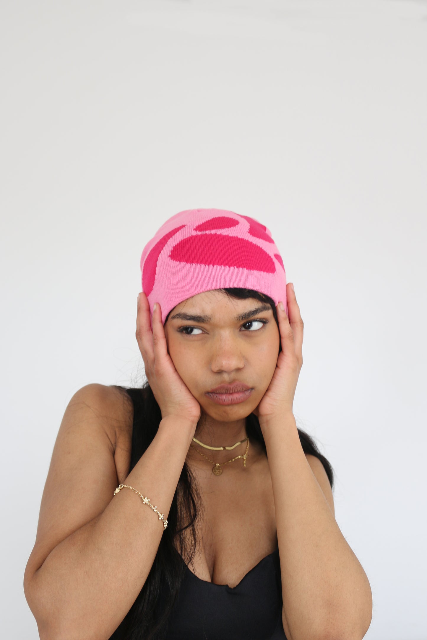 LOGO BEANIE TWO TONED PINK